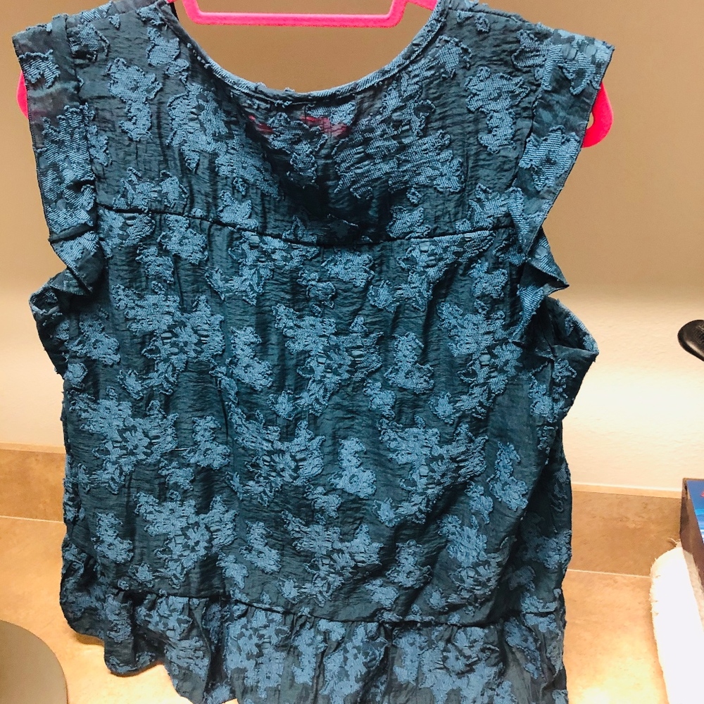 Lauren Conrad ruffle dressy fun top